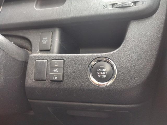 1018. TOYOTA NOAH X G EDITION 2013 /Milage: 175,720 Km