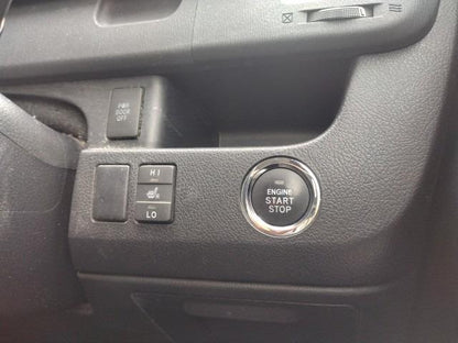 1018. TOYOTA NOAH X G EDITION 2013 /Milage: 175,720 Km