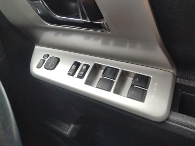 1018. TOYOTA NOAH X G EDITION 2013 /Milage: 175,720 Km