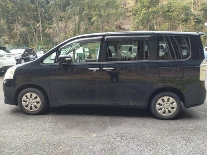 1018. TOYOTA NOAH X G EDITION 2013 /Milage: 175,720 Km