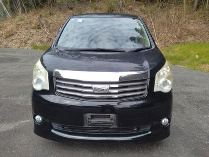 1018. TOYOTA NOAH X G EDITION 2013 /Milage: 175,720 Km