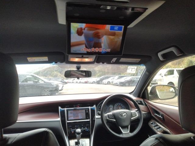 1017. TOYOTA HARRIER ELEGANCE 2015 / Milage: 102,704Km