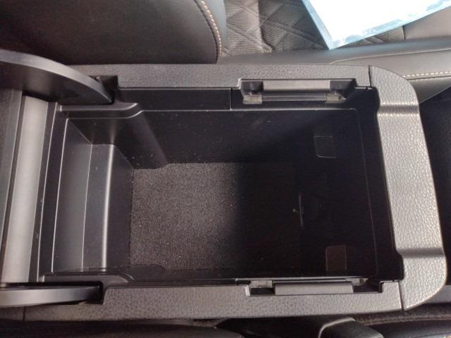 1017. TOYOTA HARRIER ELEGANCE 2015 / Milage: 102,704Km