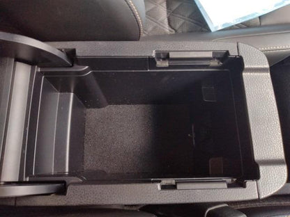 1017. TOYOTA HARRIER ELEGANCE 2015 / Milage: 102,704Km