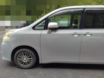 1053 TOYOTA NOAH X SMART EDITION 2011 Milage: 175,423 Km