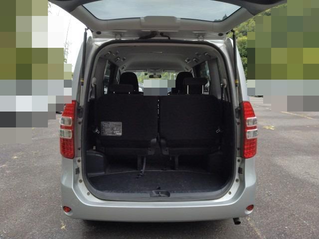 1053 TOYOTA NOAH X SMART EDITION 2011 Milage: 175,423 Km