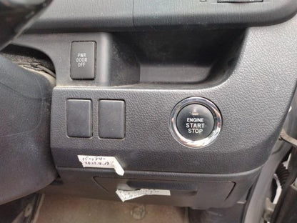 1053 TOYOTA NOAH X SMART EDITION 2011 Milage: 175,423 Km
