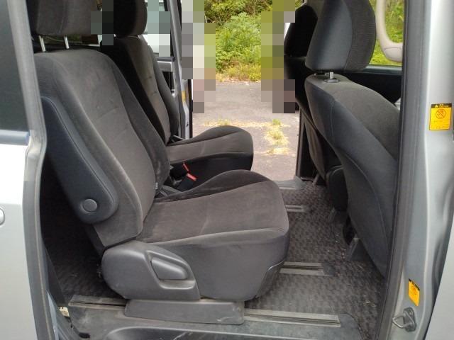 1053 TOYOTA NOAH X SMART EDITION 2011 Milage: 175,423 Km
