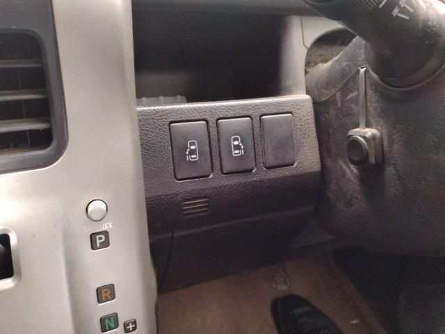 1053 TOYOTA NOAH X SMART EDITION 2011 Milage: 175,423 Km