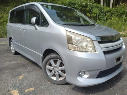 1059 TOYOTA NOAH Si 2008 Milage: 114,154 Km