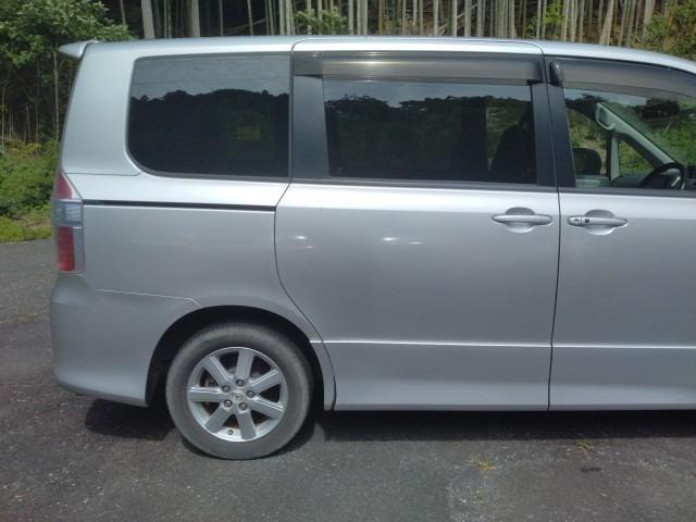 1059 TOYOTA NOAH Si 2008 Milage: 114,154 Km