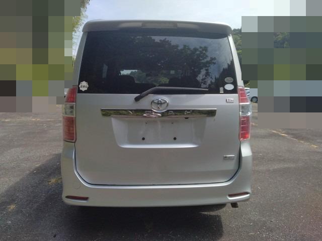 1059 TOYOTA NOAH Si 2008 Milage: 114,154 Km
