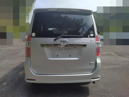 1059 TOYOTA NOAH Si 2008 Milage: 114,154 Km