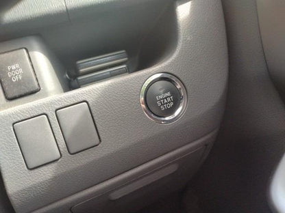 1059 TOYOTA NOAH Si 2008 Milage: 114,154 Km