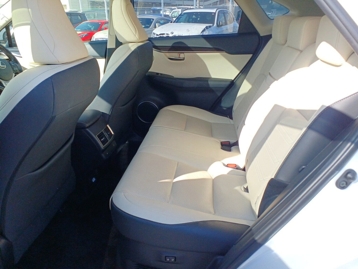 952 LEXUS NX NX300 version L White Leather package2019 / Milage: 48,240 Km