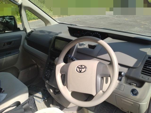 1074 TOYOTA NOAH X L Selection 2009/Milage: 161,664 km