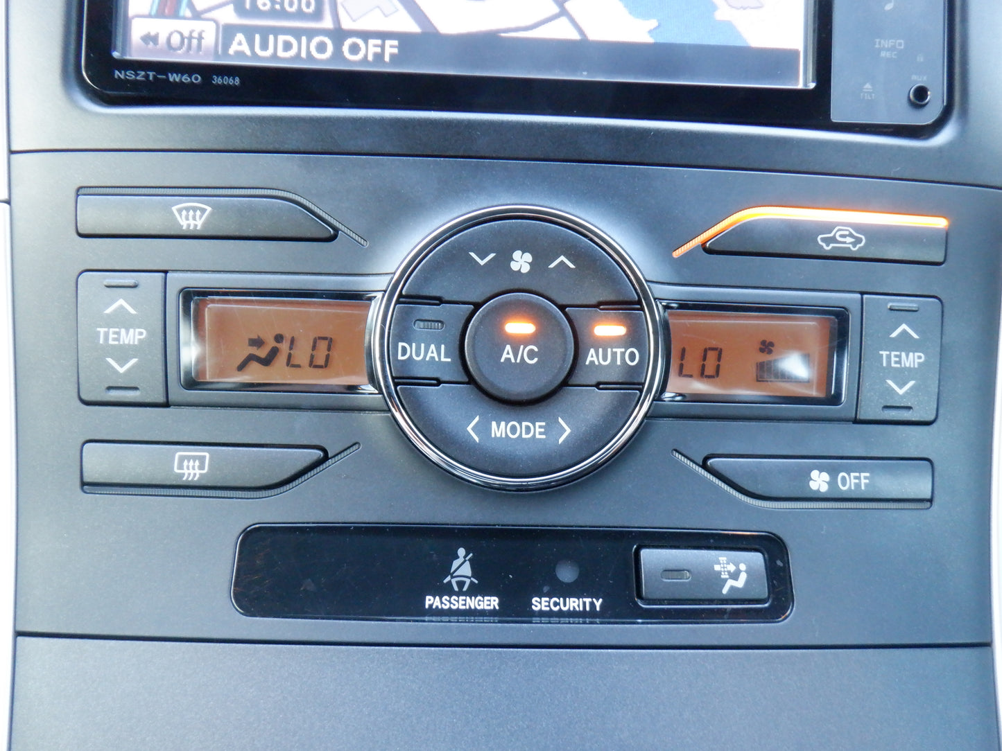 963 TOYOTA AURIS 150X M PACKAGE 2010 NZE151-1093695