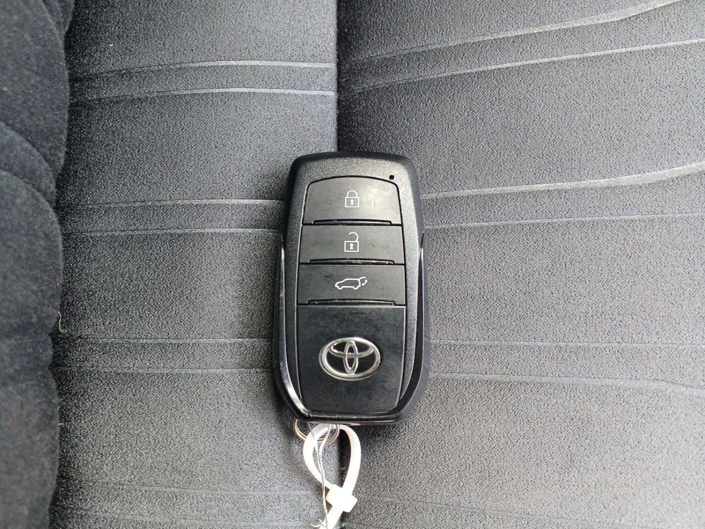 1027 TOYOTA HARRIER Z 2021 / Milage: 38,390 Km