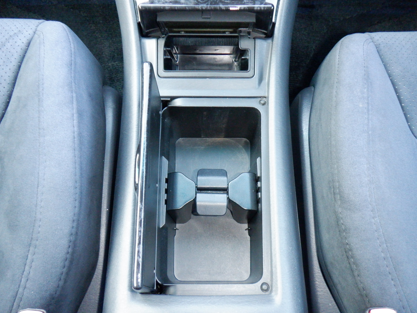 1036 TOYOTA KLUGER V NAVI PACKAGE 2002 ACU20-0040946