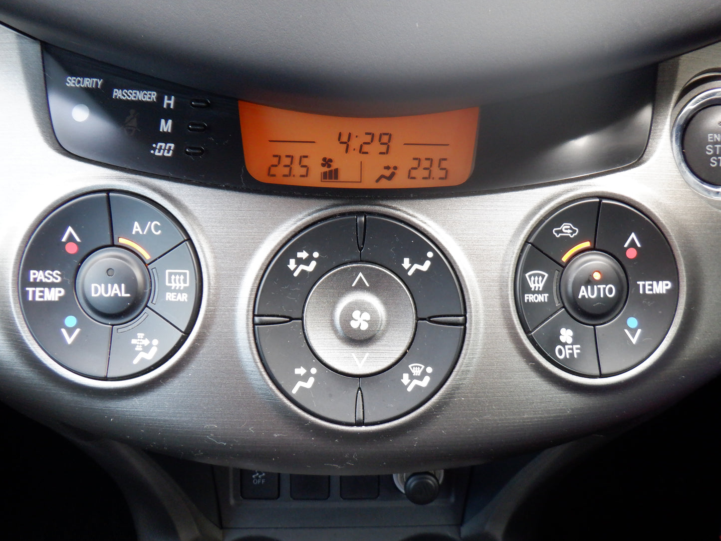 1057 TOYOTA RAV4 STYLE 2016 ACA36-6001497