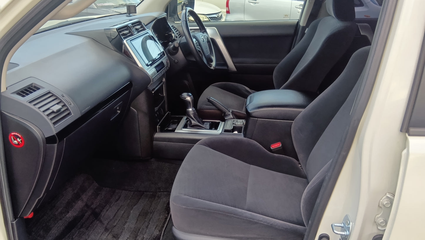 843. TOYOTA  LAND CRUSIER PRADO TX 2020