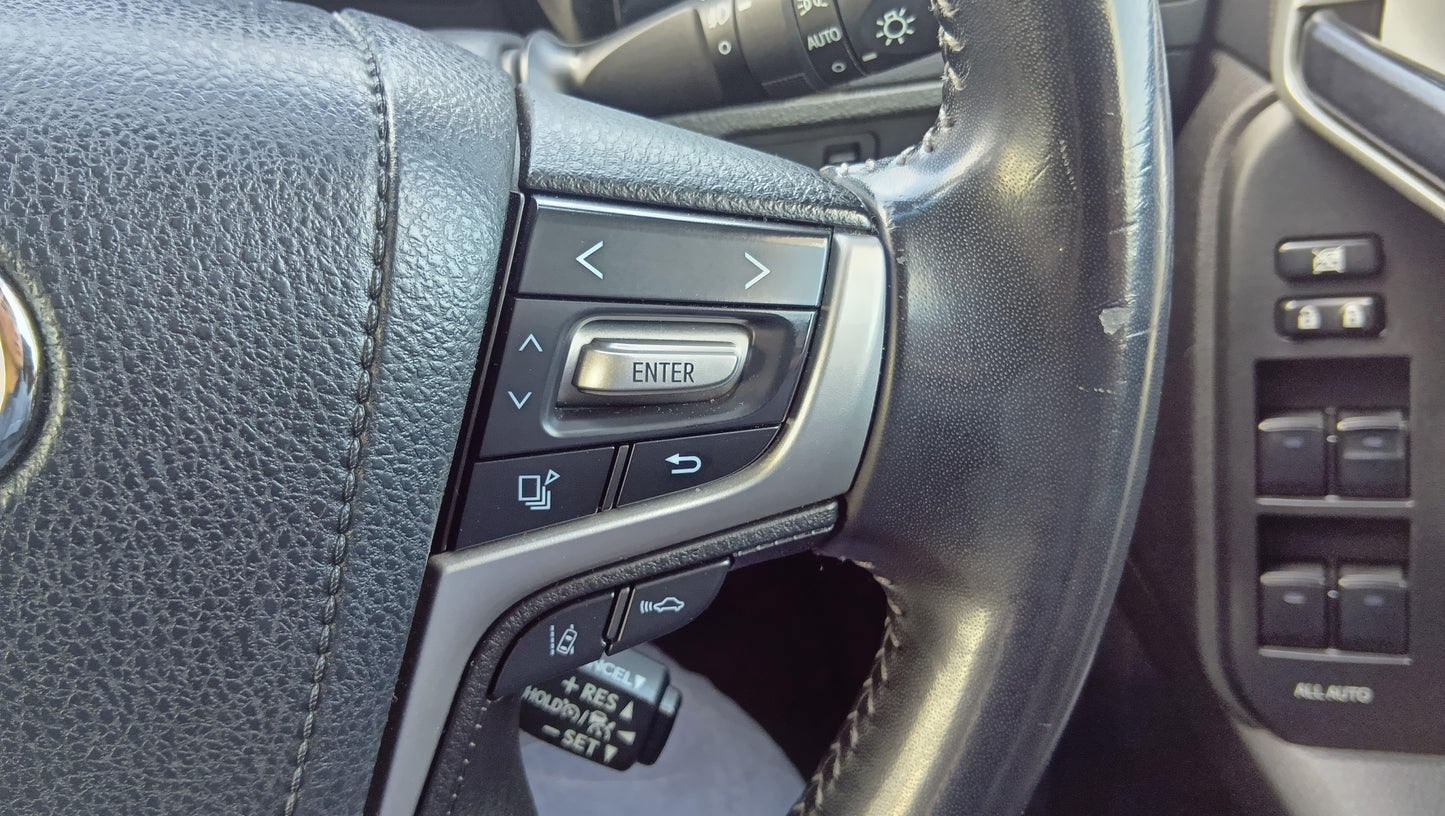 843. TOYOTA  LAND CRUSIER PRADO TX 2020