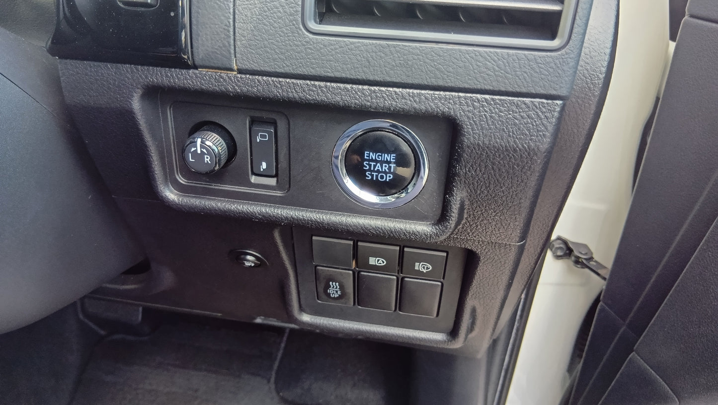 843. TOYOTA  LAND CRUSIER PRADO TX 2020