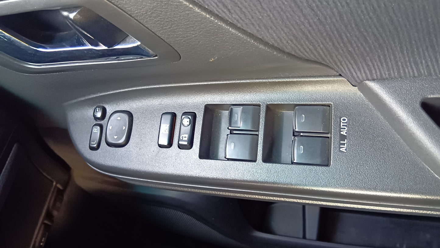 874. TOYOTA Alphard 240S Premium Selection II 2010