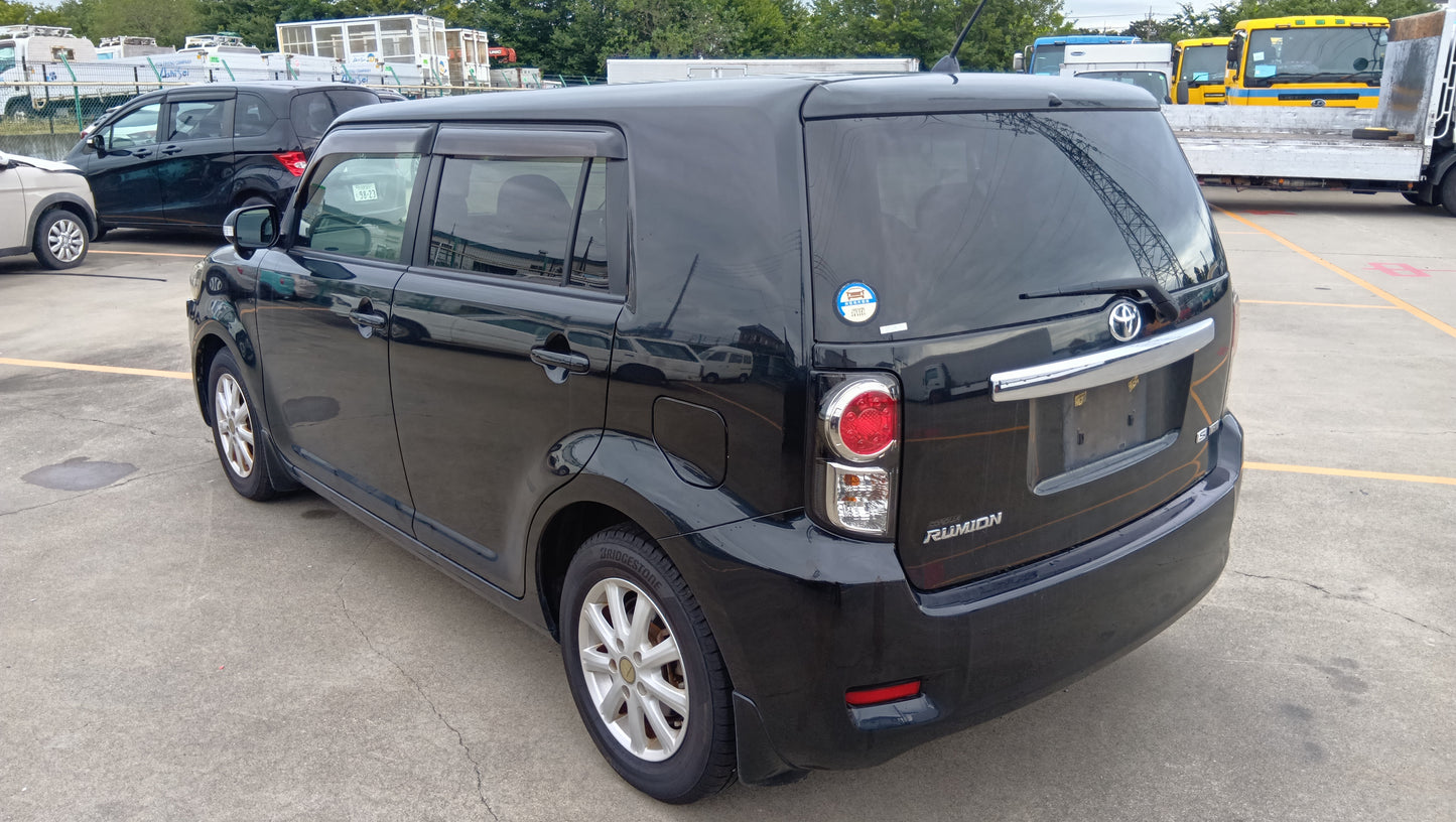 876. TOYOTA CAROLLA RUMION 1.8S 2013