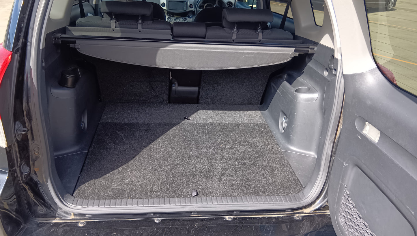 893. TOYOTA VANGUARD 240S 2011