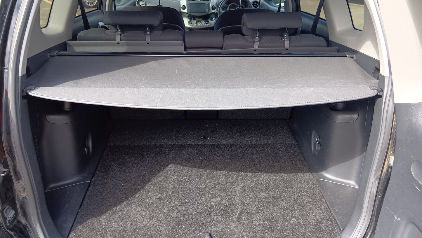893. TOYOTA VANGUARD 240S 2011