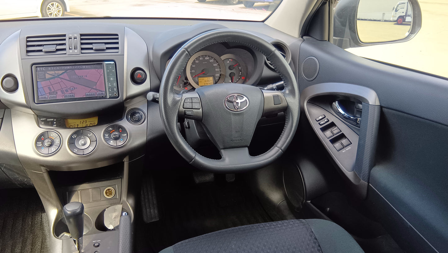 893. TOYOTA VANGUARD 240S 2011