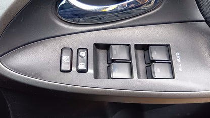 893. TOYOTA VANGUARD 240S 2011