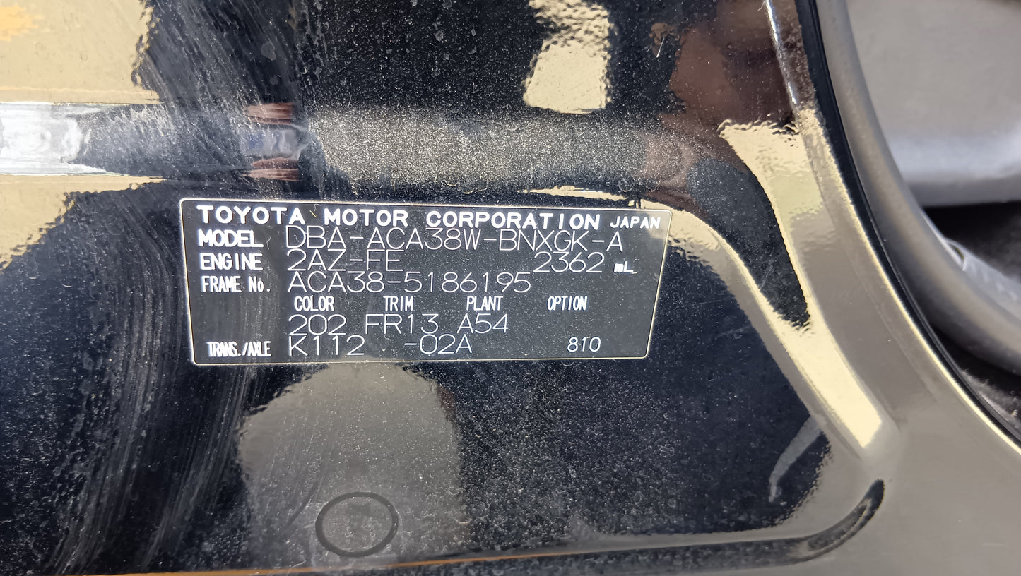 893. TOYOTA VANGUARD 240S 2011