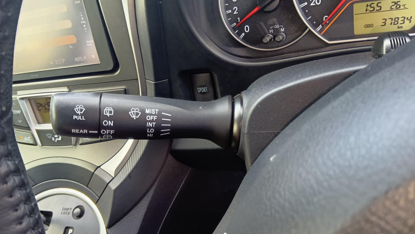 1032 TOYOTA RACTIS G 2012