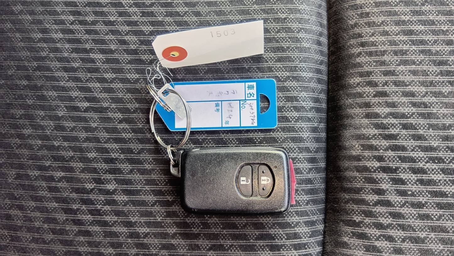 1032 TOYOTA RACTIS G 2012