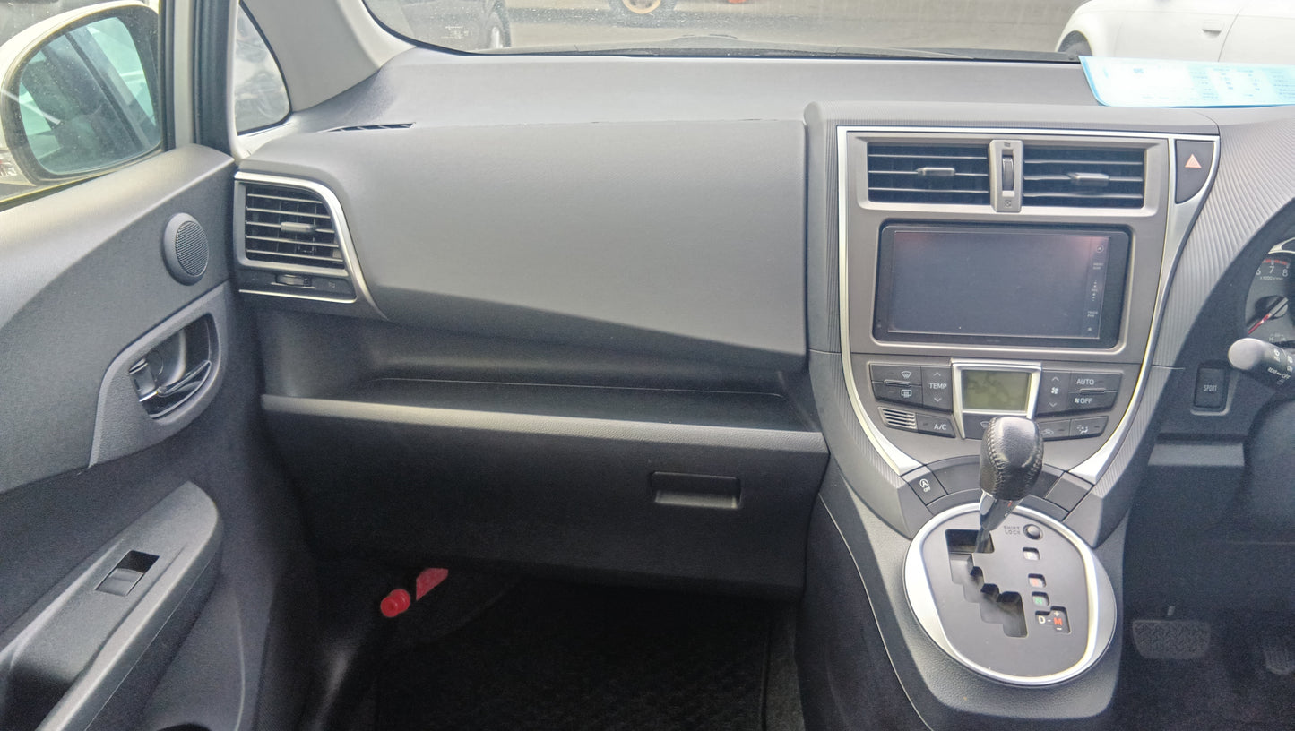 1032 TOYOTA RACTIS G 2012