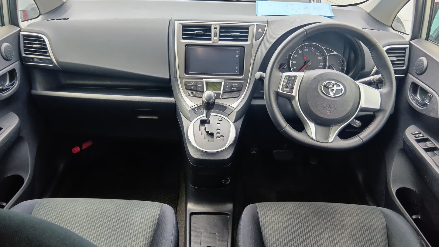 1032 TOYOTA RACTIS G 2012