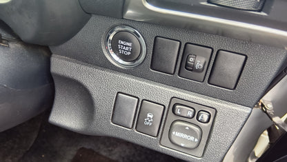 1032 TOYOTA RACTIS G 2012