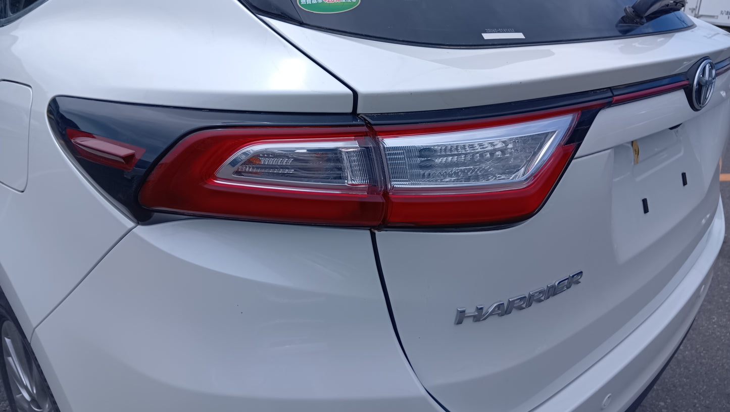 1033. HARRIER PREMIUM 2018 Mileage: 34,272 Km