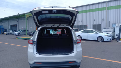 1033. HARRIER PREMIUM 2018 Mileage: 34,272 Km