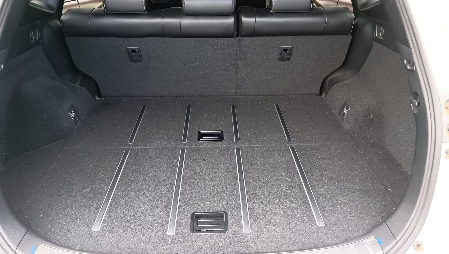 1033. HARRIER PREMIUM 2018 Mileage: 34,272 Km