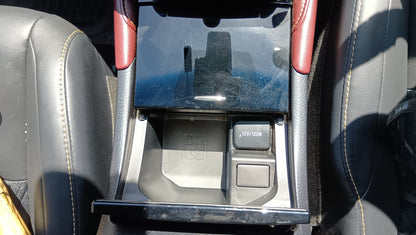 1033. HARRIER PREMIUM 2018 Mileage: 34,272 Km