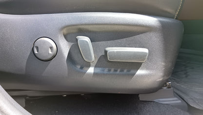1033. HARRIER PREMIUM 2018 Mileage: 34,272 Km