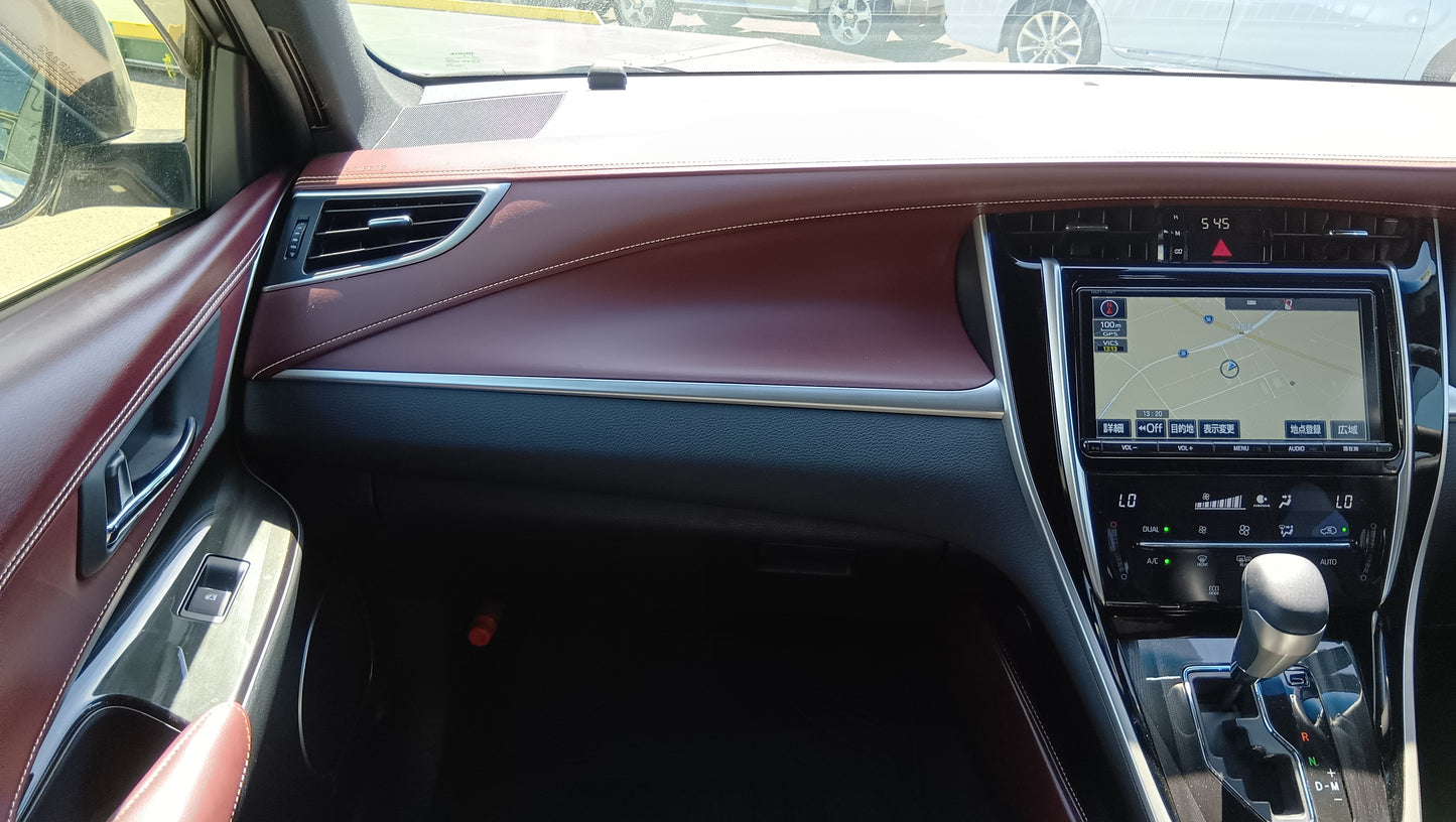 1033. HARRIER PREMIUM 2018 Mileage: 34,272 Km