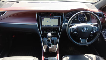 1033. HARRIER PREMIUM 2018 Mileage: 34,272 Km