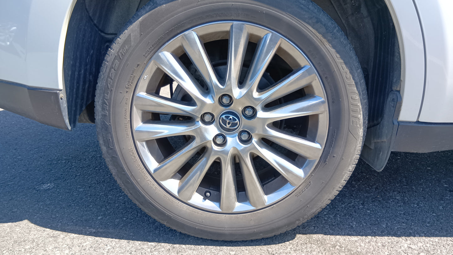 1033. HARRIER PREMIUM 2018 Mileage: 34,272 Km