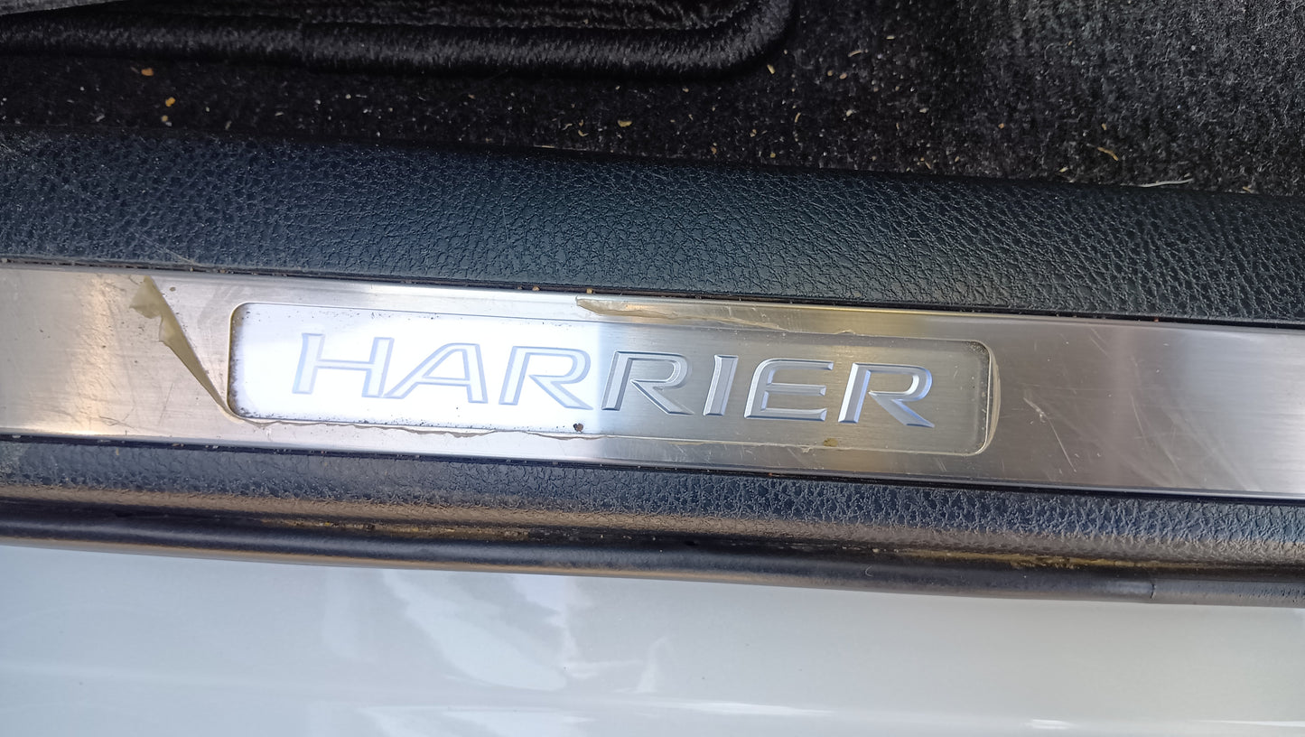 1033. HARRIER PREMIUM 2018 Mileage: 34,272 Km