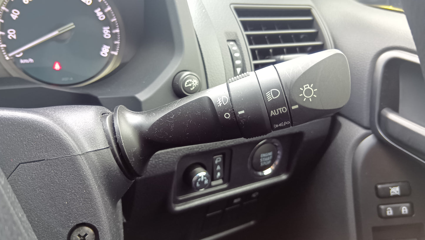 1046. TOYOTA LAND CRUISER PRADO TX