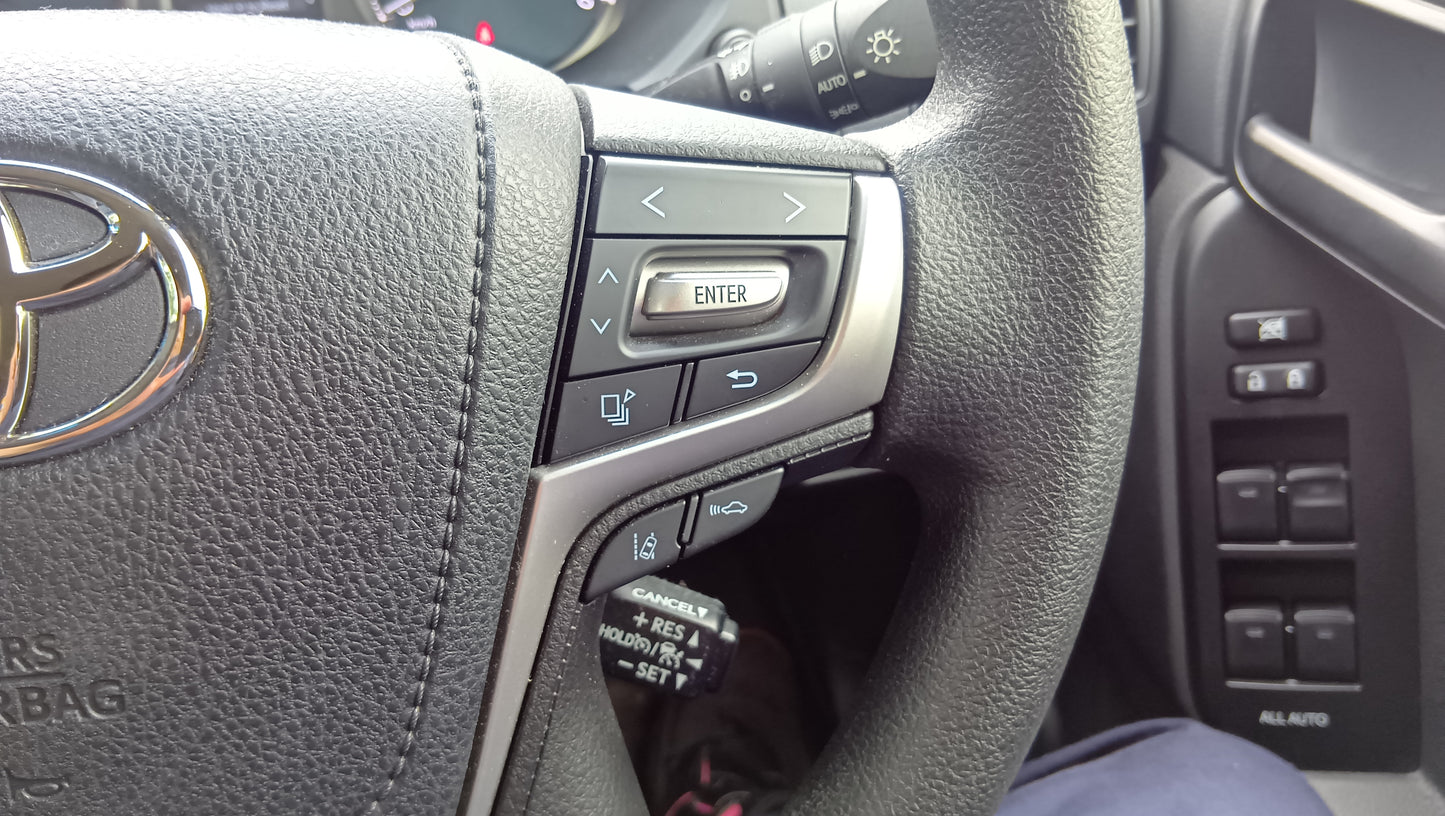 1046. TOYOTA LAND CRUISER PRADO TX
